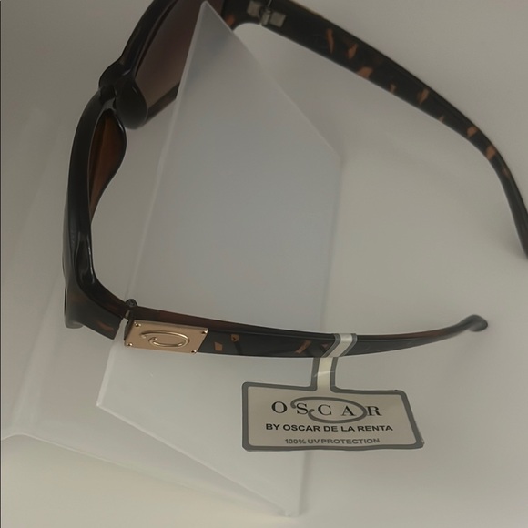 Oscar De La Renta Tortoise Sunglasses - Picture 2 of 9